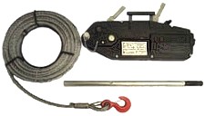 Wire rope pulling hoist